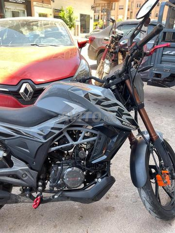 Une moto à vendre - 2