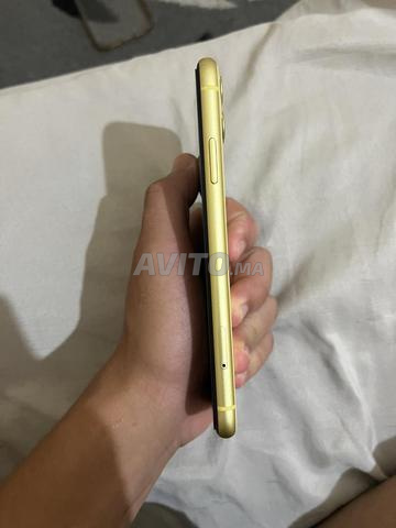 iPhone 11 normal à vendre - 2