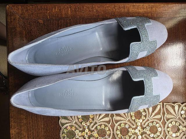 Ballerines Hermès en daim et cristaux bleu clair - 2