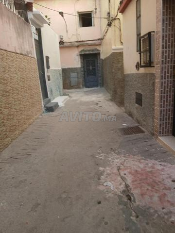 منزل من ثلاثة طوابق للإيجار - 2