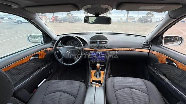 Mercedes-Benz E 270 très bon état 