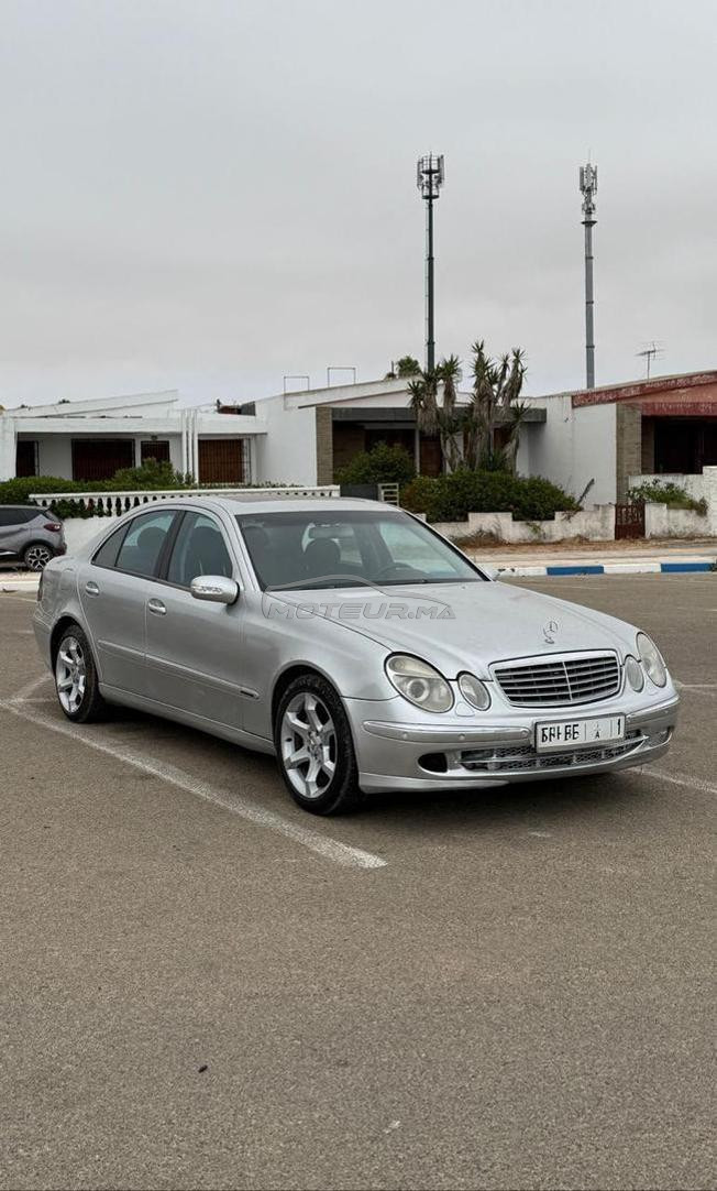 Mercedes-Benz E 270 très bon état 