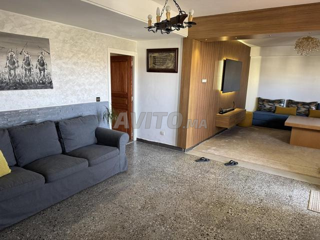 Appartement rénové meublé meilleur emplacement - 2