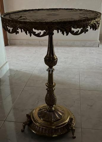 طاولة دائرية صغيرة من النحاس - 2