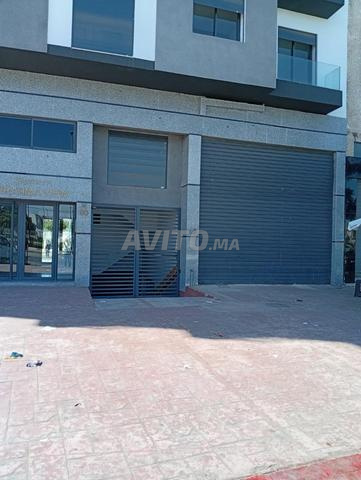Magasins à vendre sur l'avenue Al Bassway