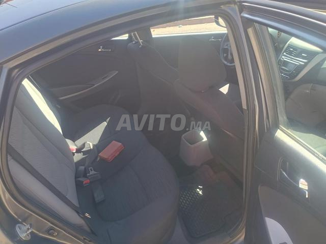 Hyundai Accent - 2