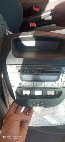 Radio Peugeot 107 encore propre et bien, bienvenue à ceux qui le veulent
