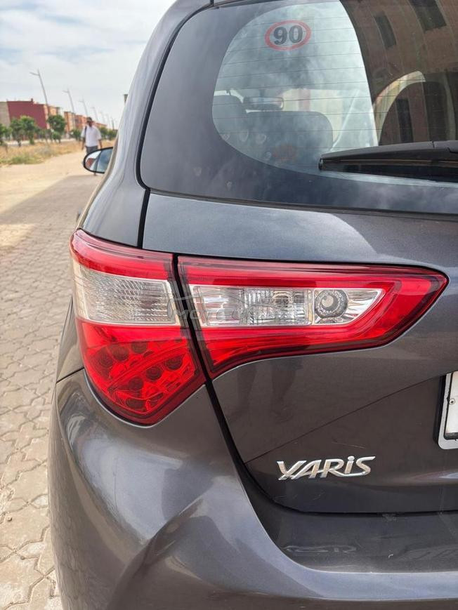 Toyota Yaris modele 2018 tres bonne etat 