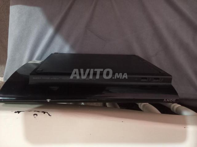 PS3 super slim - 2
