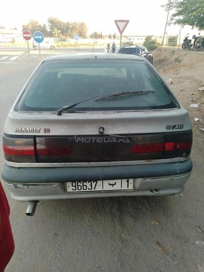 Renault 19