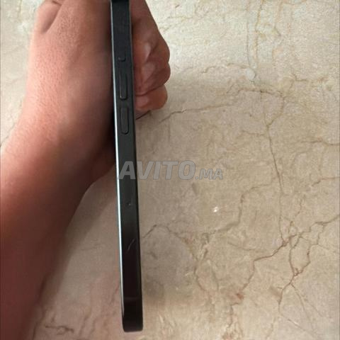 iPhone 16 Pro Noir - 2