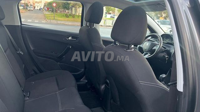 PEUGEOT 208 - 2