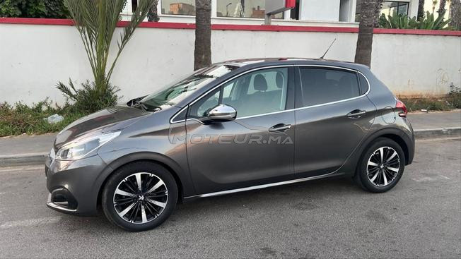 PEUGROT 208