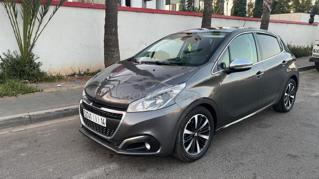 PEUGROT 208