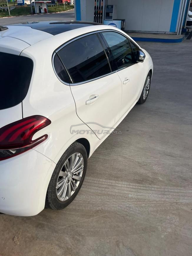 Peugeot 208 model 2020