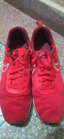 Baskets propres et belles, bienvenue à ceux qui veulent.