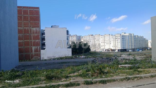 Terrain 2500 m2 à vendre R4 3 façades