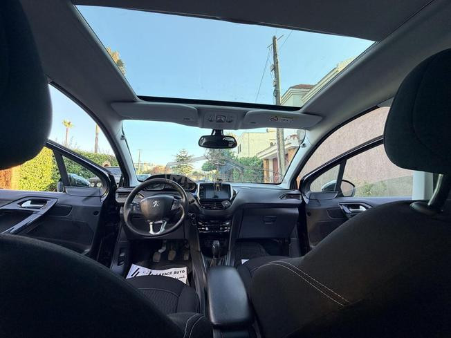 Peugeot 208 Diesel Manuelle 2018 à Casablanca