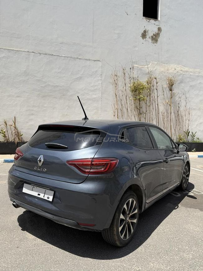 RENAULT clio 5