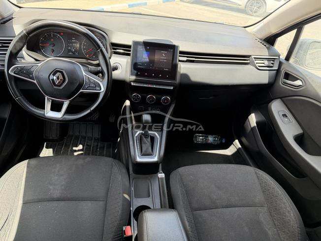 RENAULT clio 5