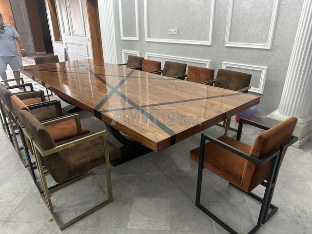 Belle table à manger de 12 couverts - 2