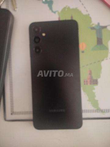 téléphone Samsung A5 en excellent état - 2