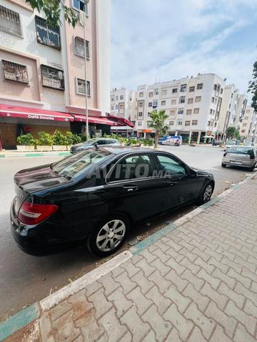 مرسيدس C220 جيدة، صبورة منزلية، تجلب كل المزايا - 2