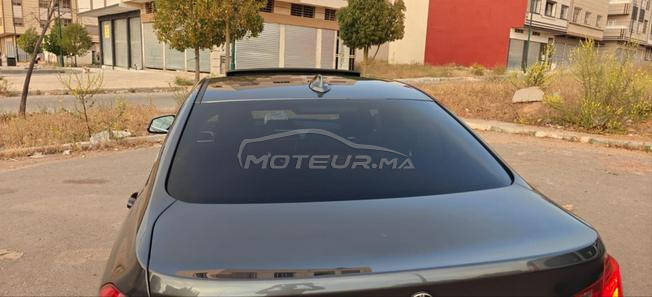 belle voiture comme neuve 