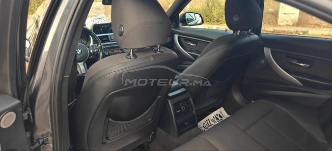 belle voiture comme neuve 