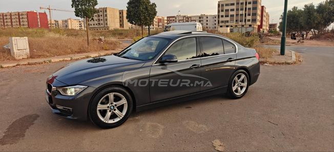 belle voiture comme neuve 
