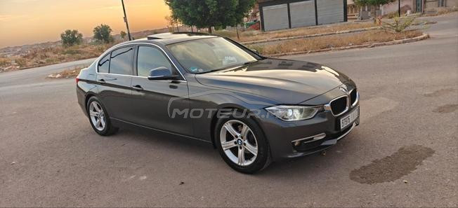 belle voiture comme neuve 