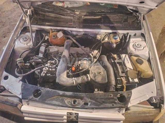 Peugeot 205 1987 photo 3