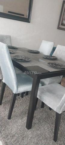 طاولة مع 6 كراسي - 2
