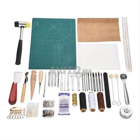 Outils artisanaux en cuir pour portefeuille