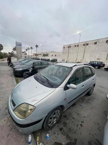 Renault Scenic en bon état - 2