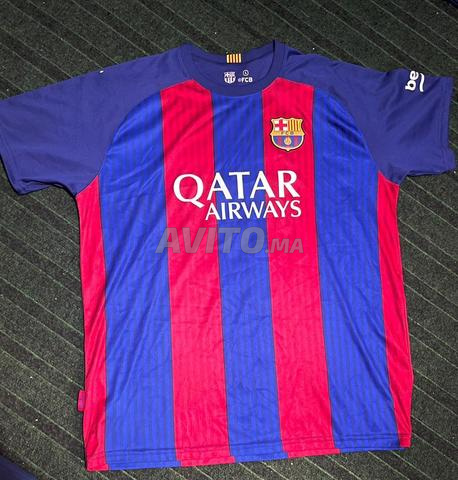 قميص برشلونة الأصلي نظيف