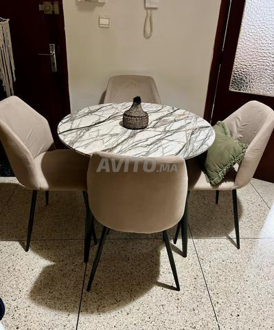 Table à manger 1300