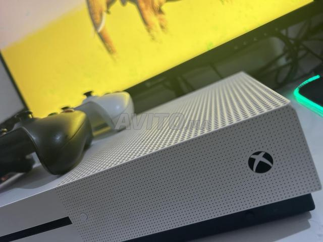 Xbox One S, 1Tera 2 manettes prix négociable - 2