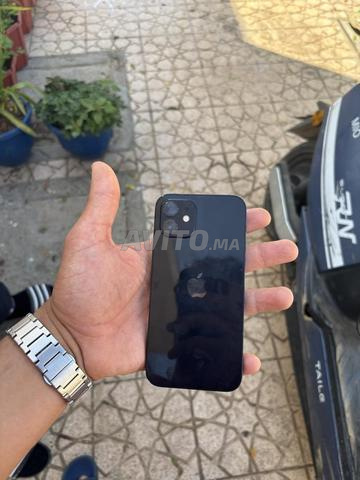 iPhone 12 64Go batterie 80% - 2