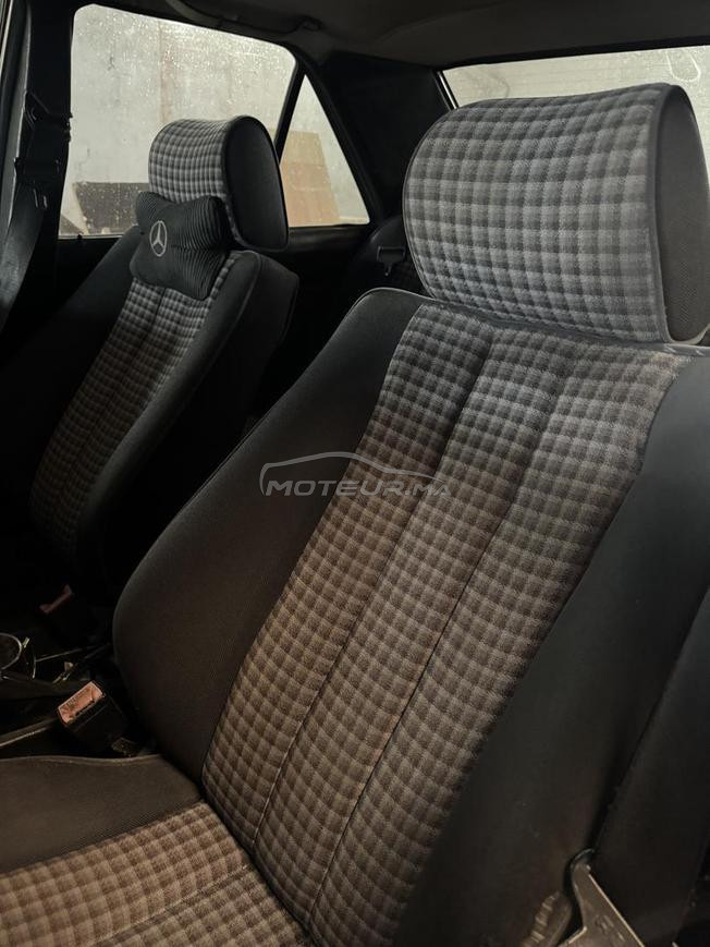 Voiture Mercedes 190 ( 5 cylindre 2,5l)