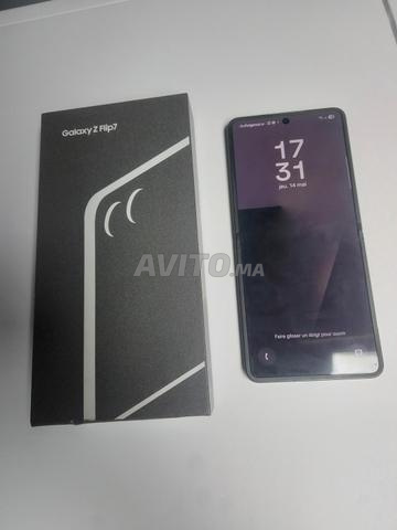 Samsung Z Flip 7 appel whatsapp - 2