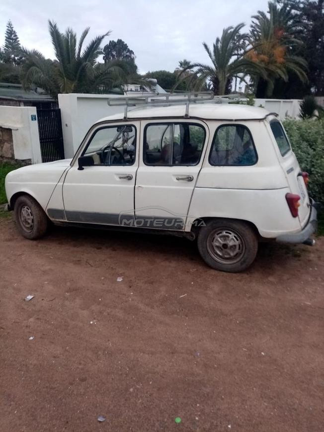Renault R4 Essence Manuelle 1989 à Dar Bouazza