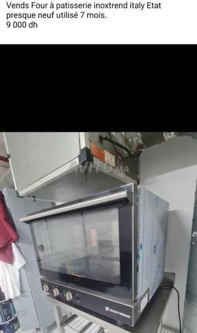 بيع أثاث ومعدات مقهى ومطعم