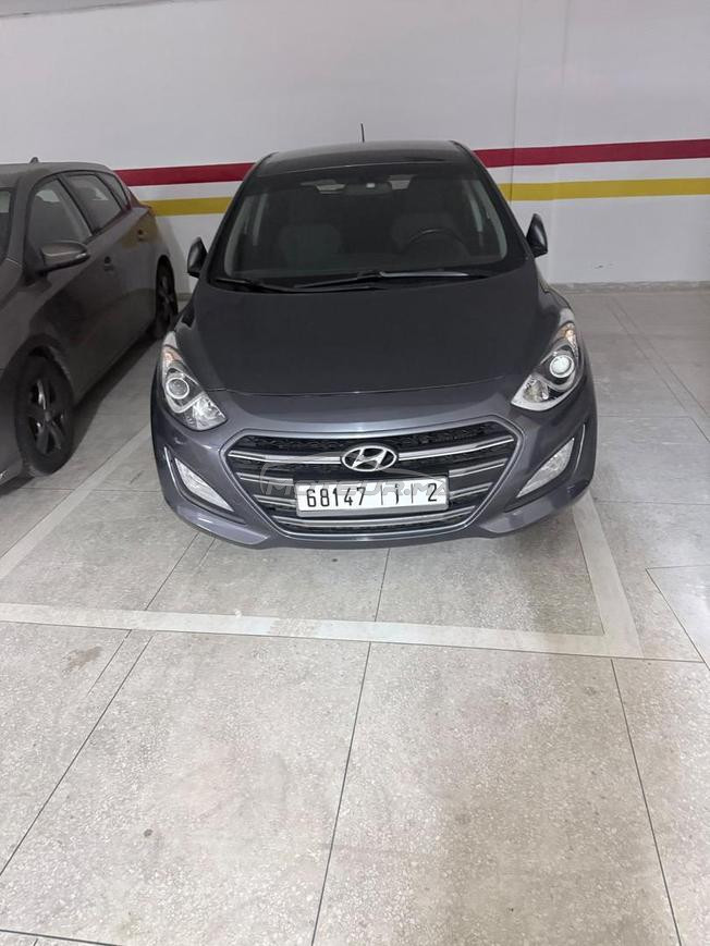 je met en vente ma voiture en très bonne état 