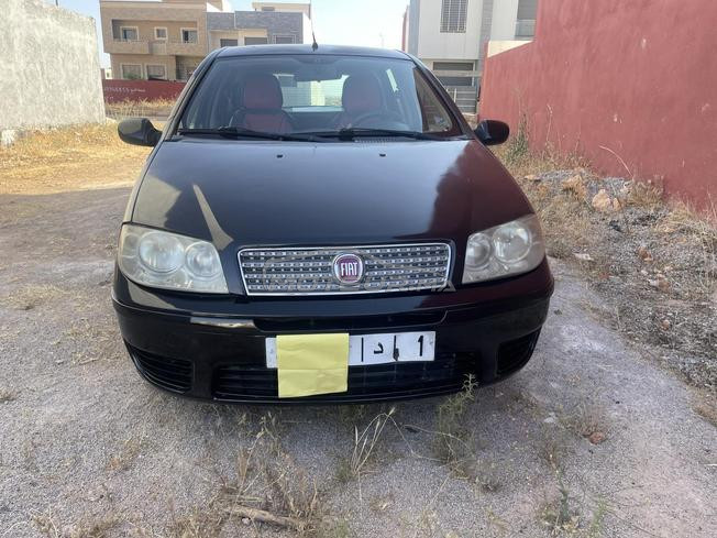 Fiat Punto Essence Manuelle 2011 à Fès