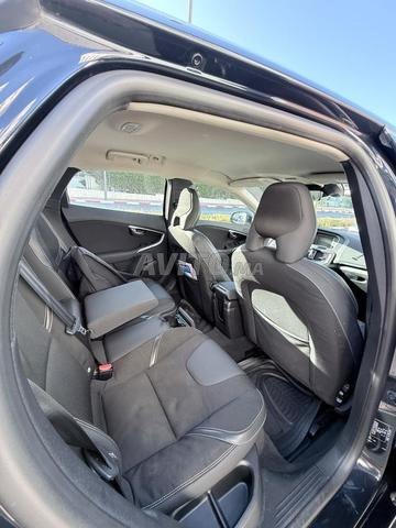 Volvo V40 Diesel Automatique 2016 à Rabat - 2