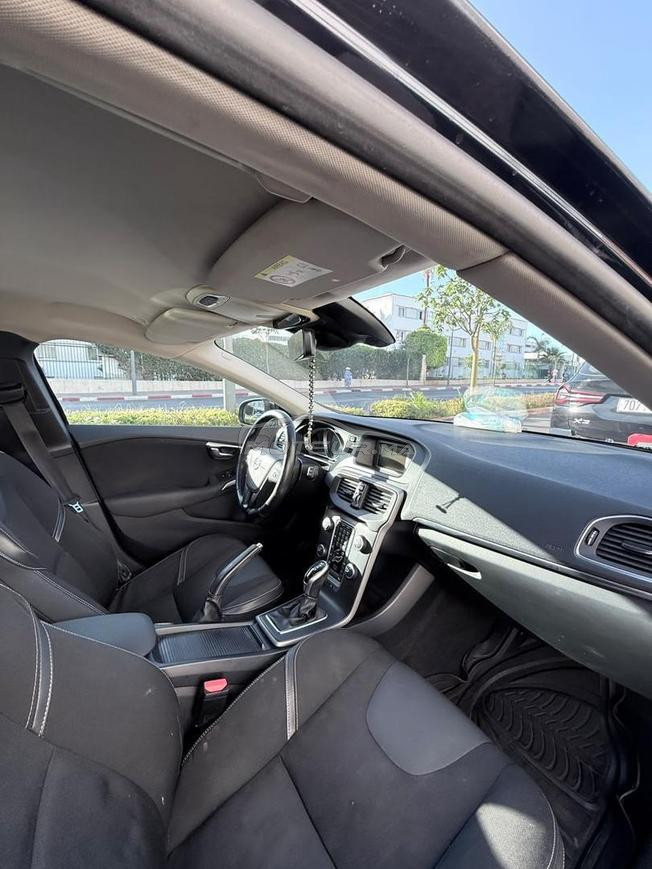 Volvo V40 Diesel Automatique 2016 à Rabat