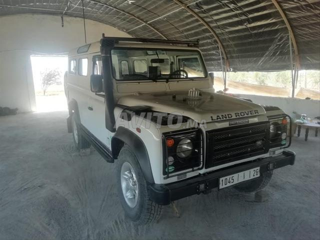 Land Rover Defender 110 - 2