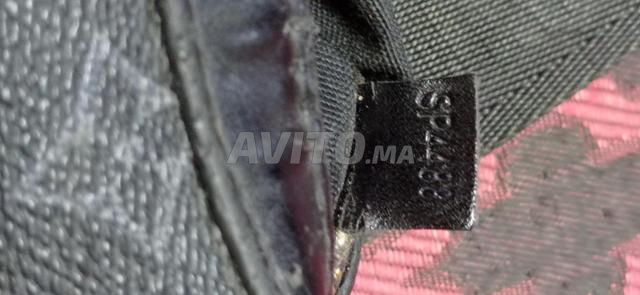 للبيع حقيبة LV رجالية سوداء - 6700 درهم - 2