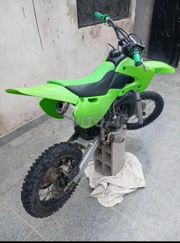 من لديه كاواساكي kx 65 فليراسلني - 2